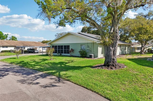 2216 GRENADIER DRIVE, Sun City Center, FL 33573