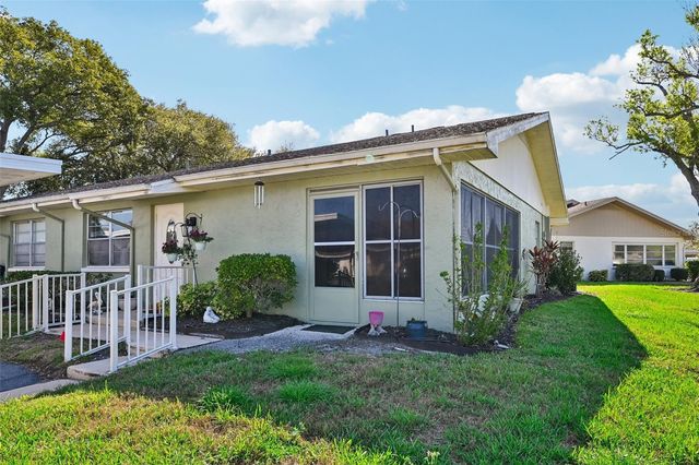 2216 GRENADIER DRIVE, Sun City Center, FL 33573