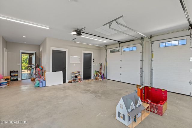 570 Coile Rd, Jefferson City, TN 37760