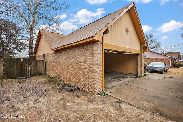 2383 W Clubview Circle, Yazoo City, MS 39194