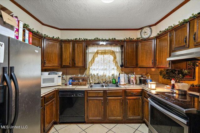 2383 W Clubview Circle, Yazoo City, MS 39194