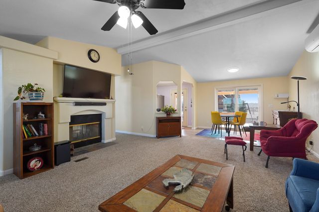 38 Lora Lane, Edgewood, NM 87015