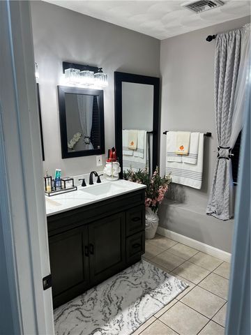 26 Ophelia Street, Providence, RI 02909