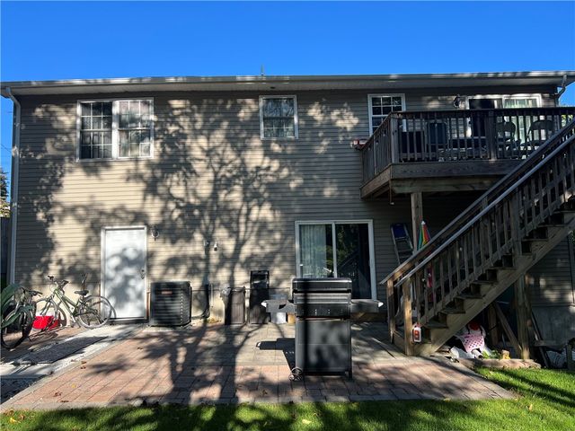 26 Ophelia Street, Providence, RI 02909