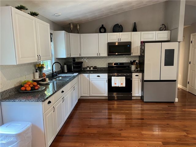 26 Ophelia Street, Providence, RI 02909