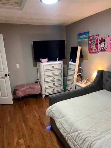 26 Ophelia Street, Providence, RI 02909