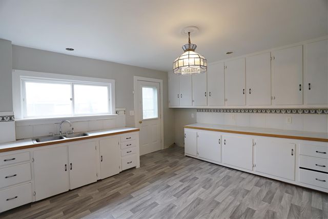 1450 Carman Street, Burton, MI 48529