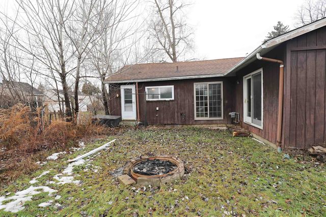 1450 Carman Street, Burton, MI 48529