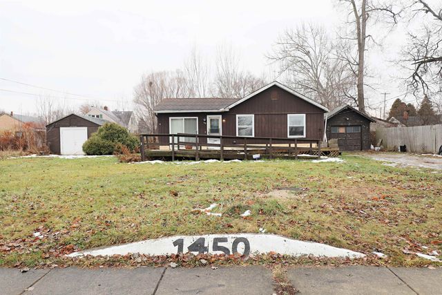 1450 Carman Street, Burton, MI 48529
