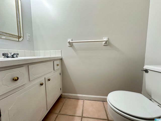 2404 HAMPSTEAD DRIVE, Birmingham, AL 35235