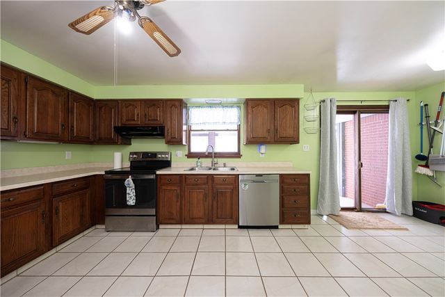 204 Pike St, Penn Hills, PA 15235