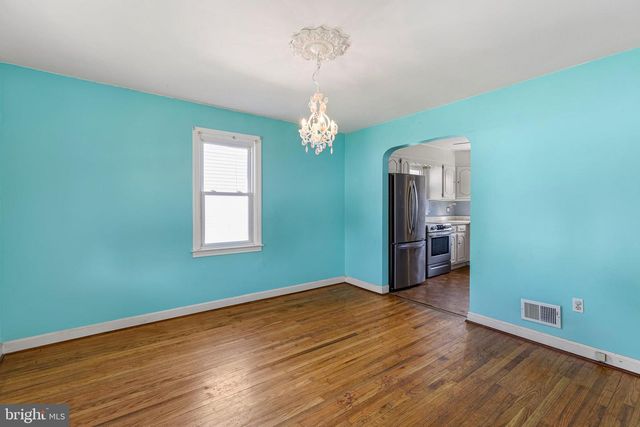 4101 CHANDLER DR, Brookhaven, PA 19015