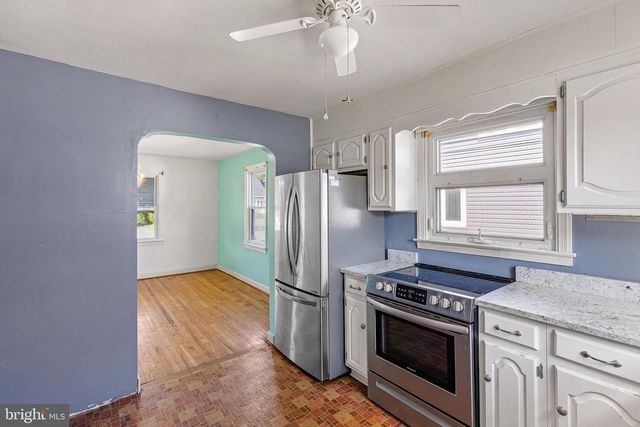 4101 CHANDLER DR, Brookhaven, PA 19015