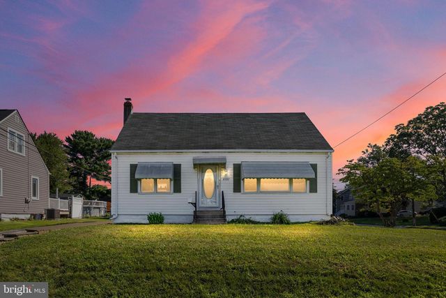 4101 CHANDLER DR, Brookhaven, PA 19015