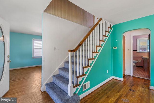 4101 CHANDLER DR, Brookhaven, PA 19015