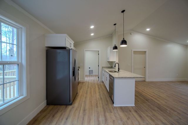 478 Hickory Ln, Sparta, TN 38583