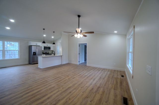 478 Hickory Ln, Sparta, TN 38583