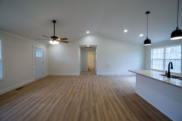 478 Hickory Ln, Sparta, TN 38583