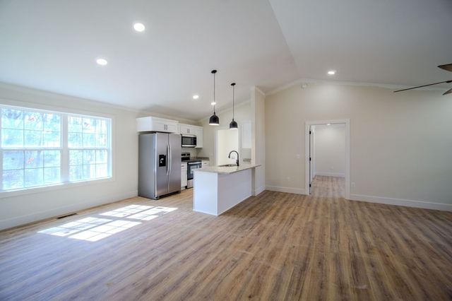 478 Hickory Ln, Sparta, TN 38583