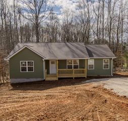 478 Hickory Ln, Sparta, TN 38583
