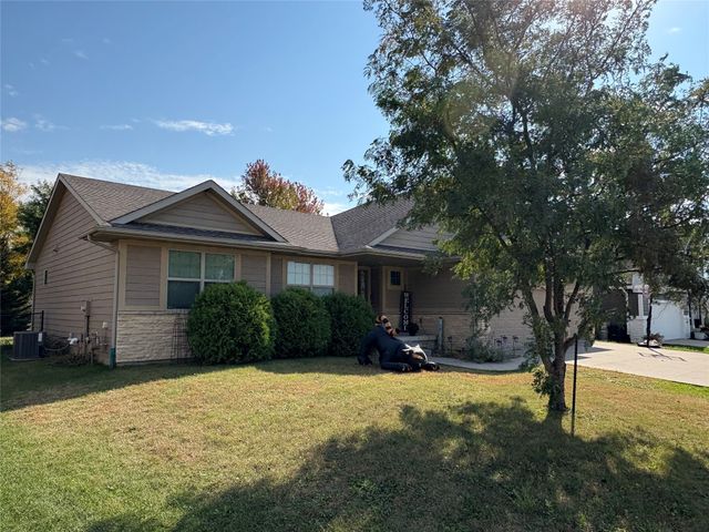 2015 SE Greentree Drive, Waukee, IA 50263