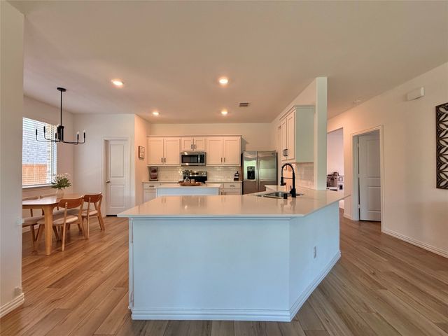 3608 Maroon Creek Road, Aubrey, TX 76227