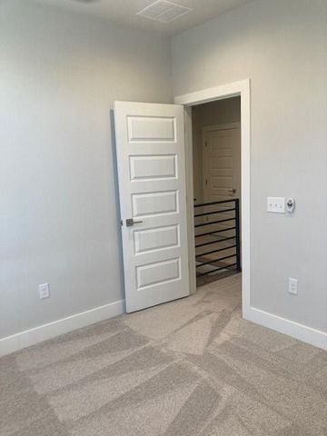 3411 Willow Springs RD B, Austin, TX 78704