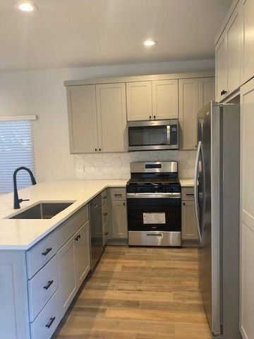 3411 Willow Springs RD B, Austin, TX 78704