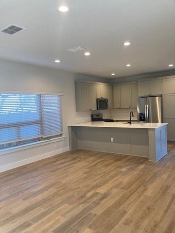 3411 Willow Springs RD B, Austin, TX 78704