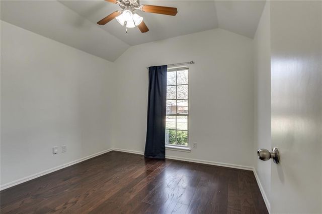 202 N Westminster Way, Mustang, OK 73064