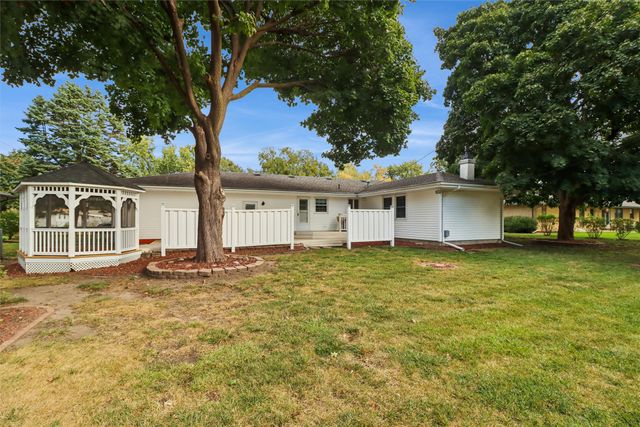 217 SE 10th Street, Ankeny, IA 50021