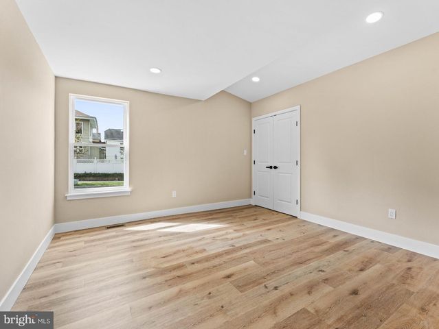139 ALBANY AVE, Barrington, NJ 08007