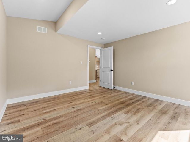 139 ALBANY AVE, Barrington, NJ 08007