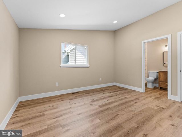 139 ALBANY AVE, Barrington, NJ 08007
