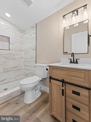 139 ALBANY AVE, Barrington, NJ 08007