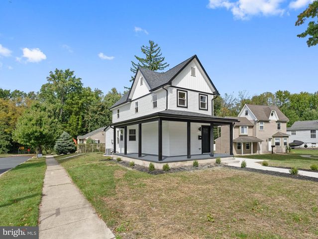 139 ALBANY AVE, Barrington, NJ 08007