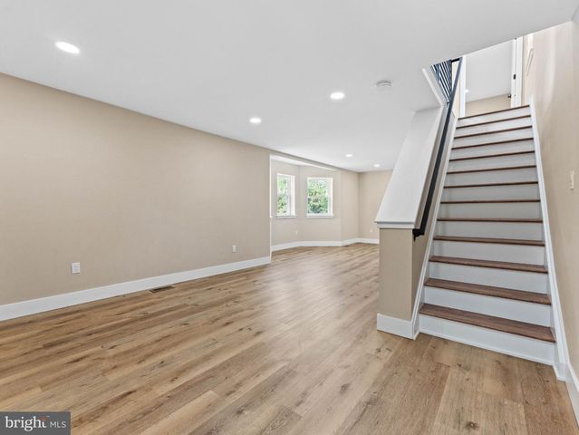 139 ALBANY AVE, Barrington, NJ 08007