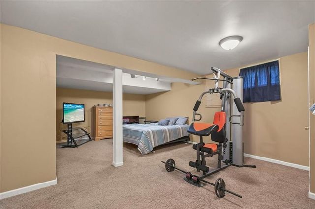 420 NE Victoria Circle, Lee's Summit, MO 64086