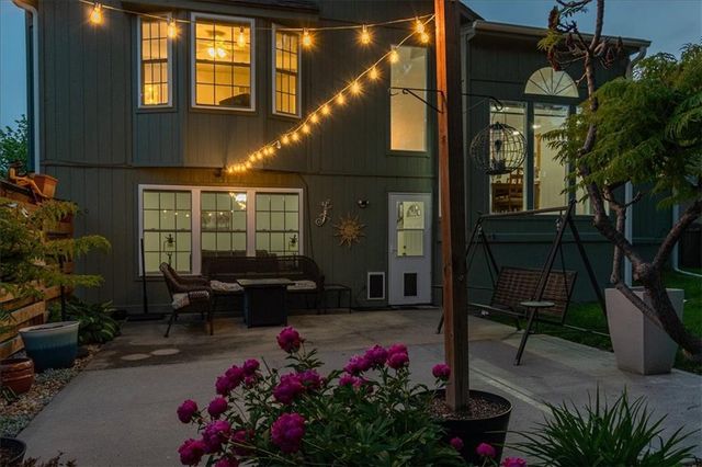 420 NE Victoria Circle, Lee's Summit, MO 64086