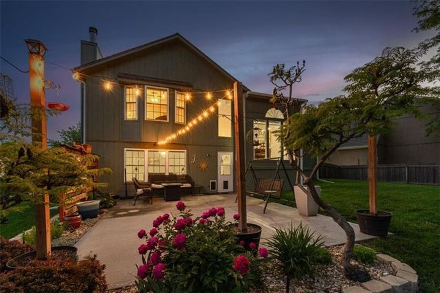 420 NE Victoria Circle, Lee's Summit, MO 64086