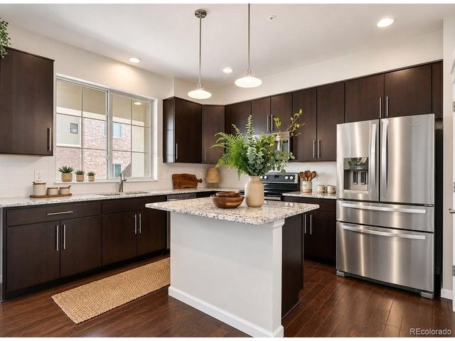 1200 Rockhurst Dr E, Highlands Ranch, CO 80129