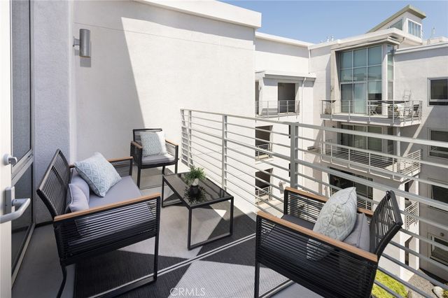 111 S De Lacey Avenue 417, Pasadena, CA 91105