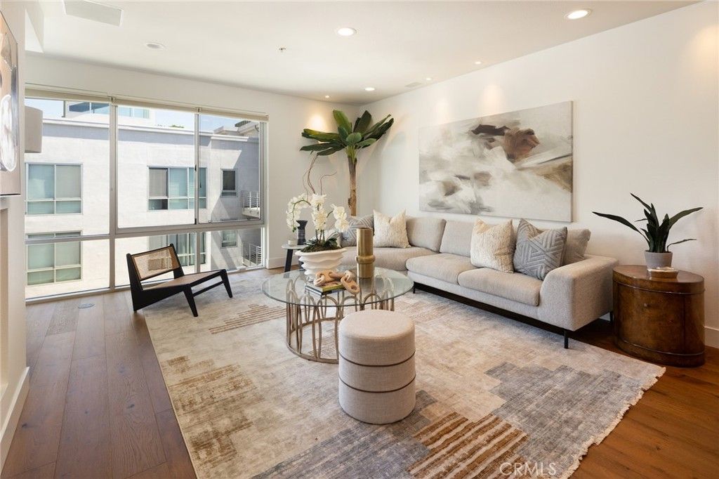 111 S De Lacey Avenue 417, Pasadena, CA 91105