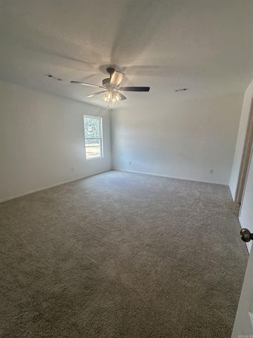 8065 Chesapeake Trail, Bauxite, AR 72011