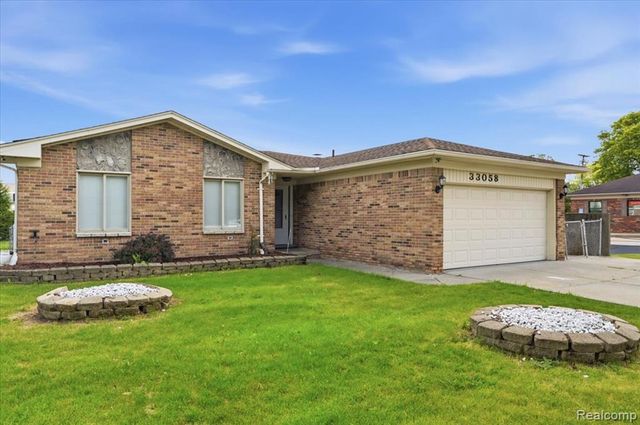 33058 Ione Drive, Sterling Heights, MI 48310