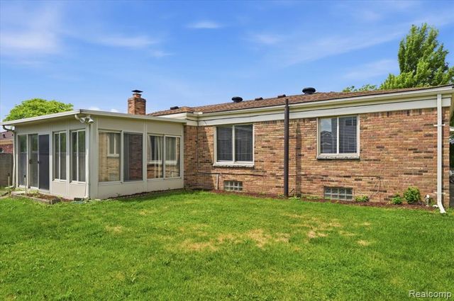33058 Ione Drive, Sterling Heights, MI 48310