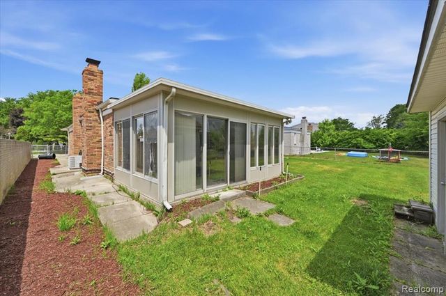 33058 Ione Drive, Sterling Heights, MI 48310