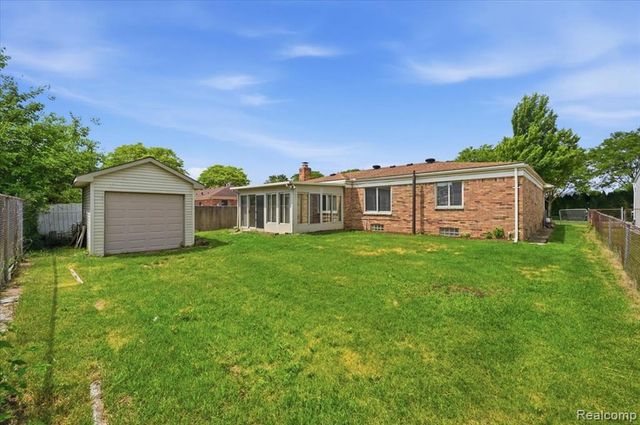 33058 Ione Drive, Sterling Heights, MI 48310