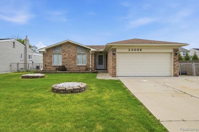 33058 Ione Drive, Sterling Heights, MI 48310