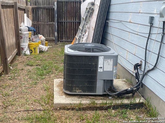 9402 Santa Fe, San Antonio, TX 78245
